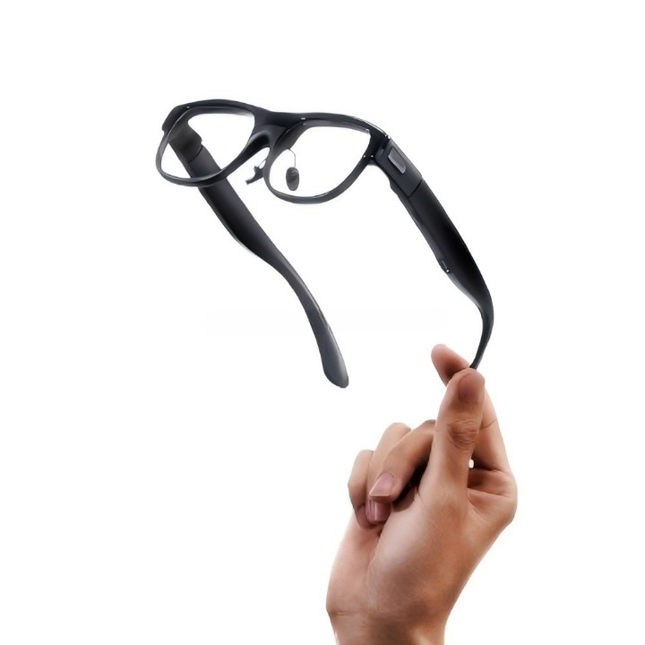 Bezdrôtové AI okuliare s mikro-LED a vlnovodmi pre cestovanie, offline preklad a GPS navigáciu AR hardvér